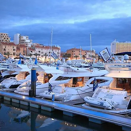 شقة Triplex Marina *